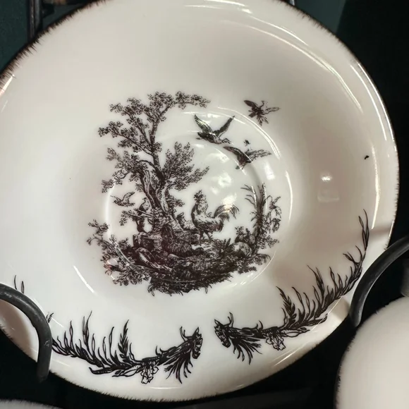 Aux Au Provence AUV2 black and white toile rooster pattern saucer - Picture 3 of 9